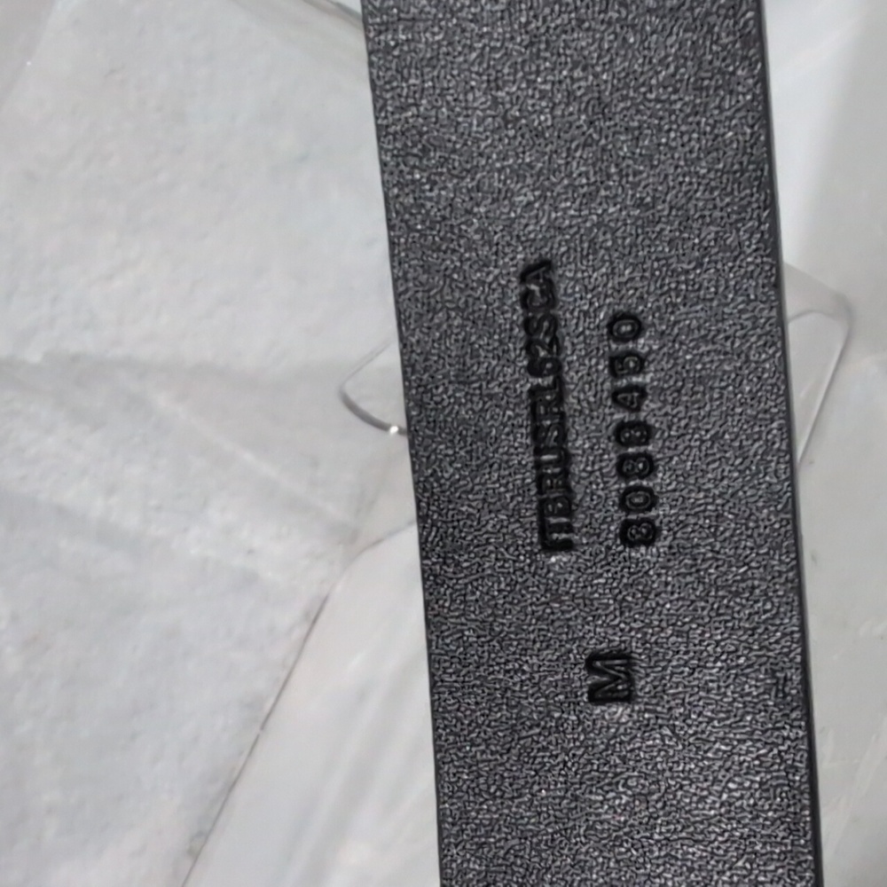 Burberry Brushed Shield Buckled Black Pebbled Leather Skinny Belt $465 Retail - Picture 6 of 9